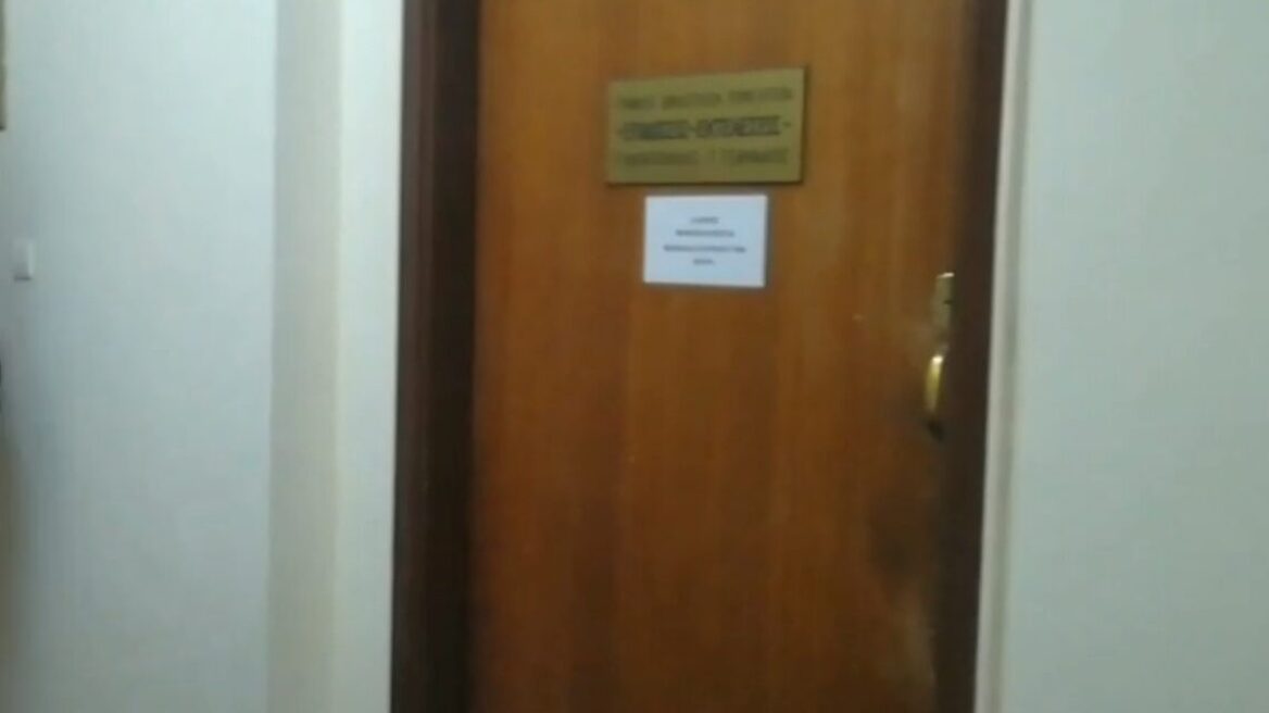 Επίθεση του Ρουβίκωνα στο σπίτι του δικαστικού επιμελητή για την έξωση της Ιωάννας Κολοβού