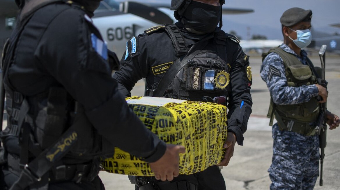 Αεροσκάφος που μετέφερε 950 κιλά κοκαΐνης αναχαίτισαν οι Αρχές στη Γουατεμάλα