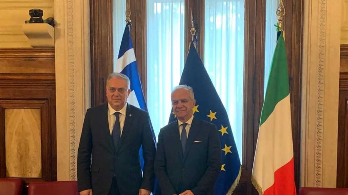 Θεοδωρικάκος: Συναντήθηκε με τον υπουργό Εσωτερικών της Ιταλίας – «Αναβαθμίζουμε την αστυνομική συνεργασία των δύο κρατών»