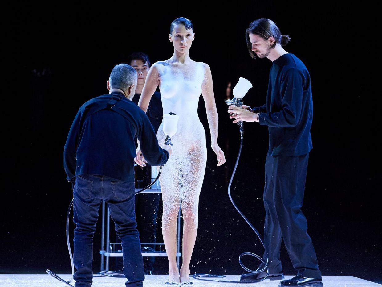 Fashion review 2022:Η Bella Hadid, η τσάντα-περιστέρι και η Miu Miu στην ετήσια ανασκόπηση του Lyst