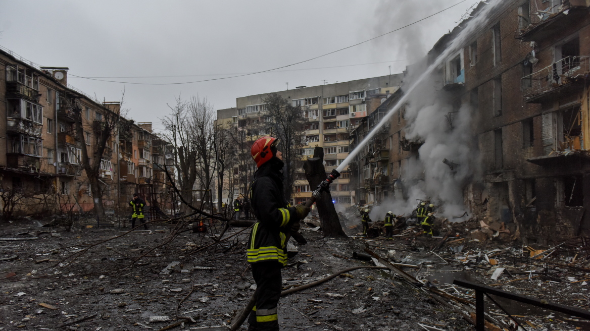 Πιθανό ολικό μπλακ άουτ στο Κίεβο – Ο δήμαρχος καλεί τους κατοίκους να μαζέψουν νερό, τρόφιμα και ζεστά ρούχα
