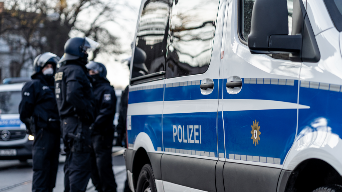 Γερμανία: Συναγερμός στη χριστουγεννιάτικη αγορά του Ντίσελντορφ από απειλητικό τηλεφώνημα