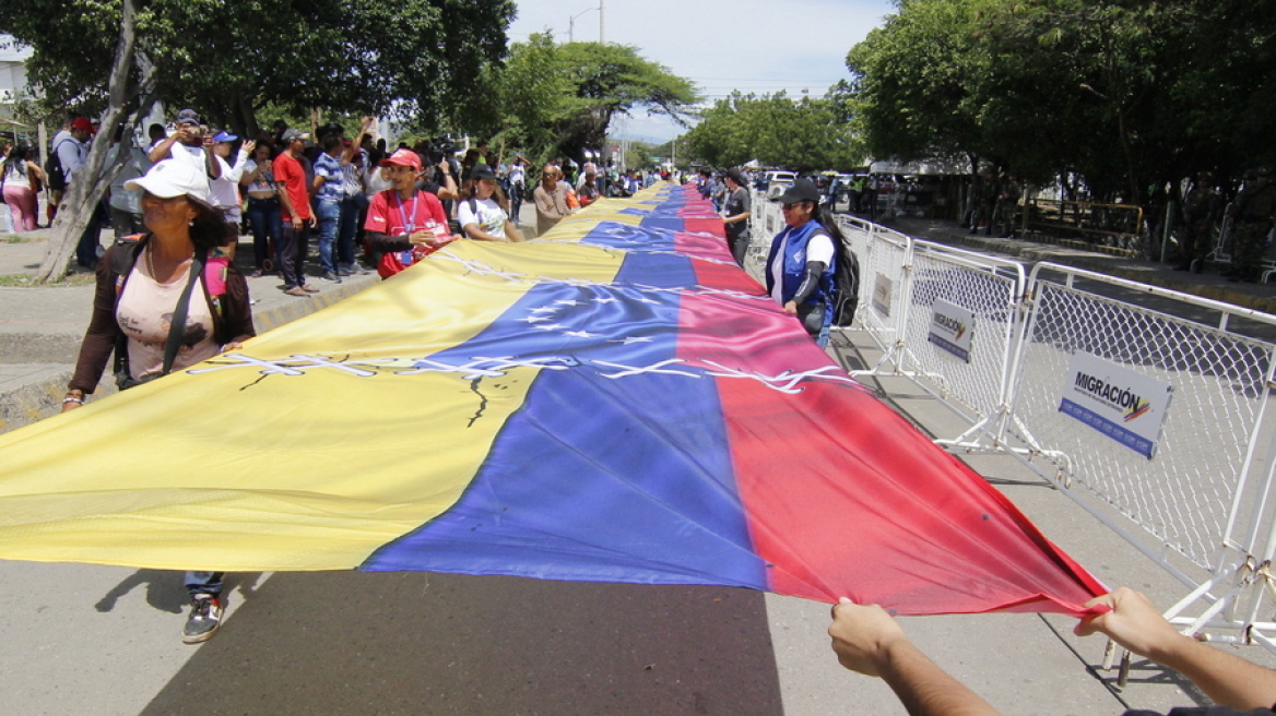 Βενεζουέλα: Αιφνιδιαστική επίσκεψη του προέδρου της Κολομβίας στο Καράκας