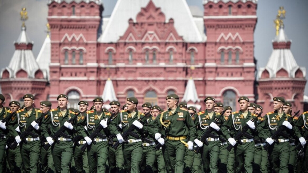 Ρωσία: Αυξάνει το στρατιωτικό της προσωπικό σε 1,5 εκατομμύριο άτομα ως το 2026