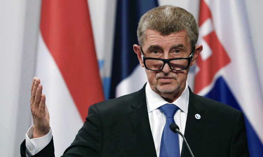 Εκλογές στην Τσεχία: Στην κούρσα της προεδρίας ένας δισεκατομμυριούχος, ένας στρατηγός και μια καθηγήτρια