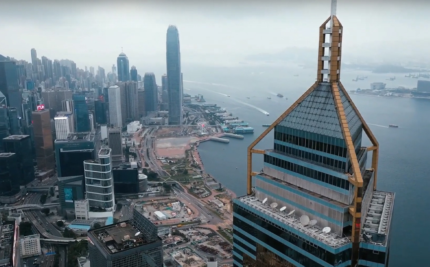 Ο λόγος που μερικοί ουρανοξύστες στο Χονγκ Κονγκ έχουν τρύπες