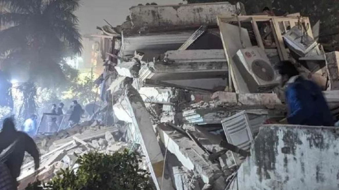 Κατάρρευση πολυκατοικίας στην Ινδία: Πιθανόν να ευθύνεται ο σεισμός στο Νεπάλ – Τουλάχιστον τρεις νεκροί