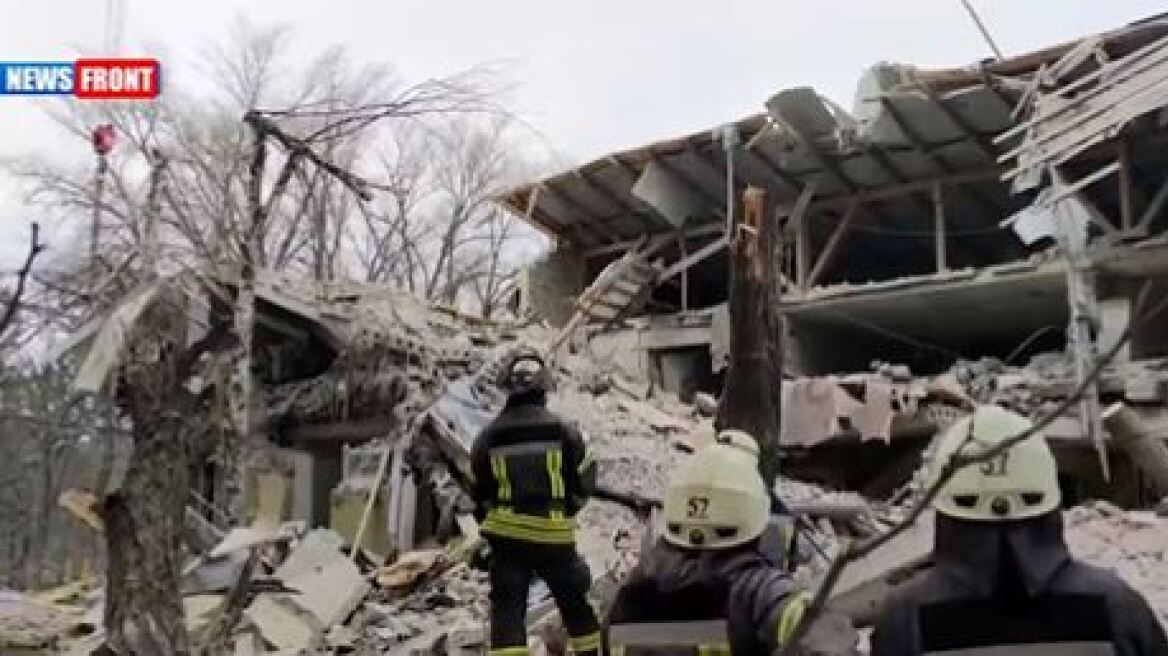 Πόλεμος στην Ουκρανία – Ρωσία: Νεκροί 14 ασθενείς από πλήγματα HIMARS σε νοσοκομείο του Λουχάνσκ (βίντεο)