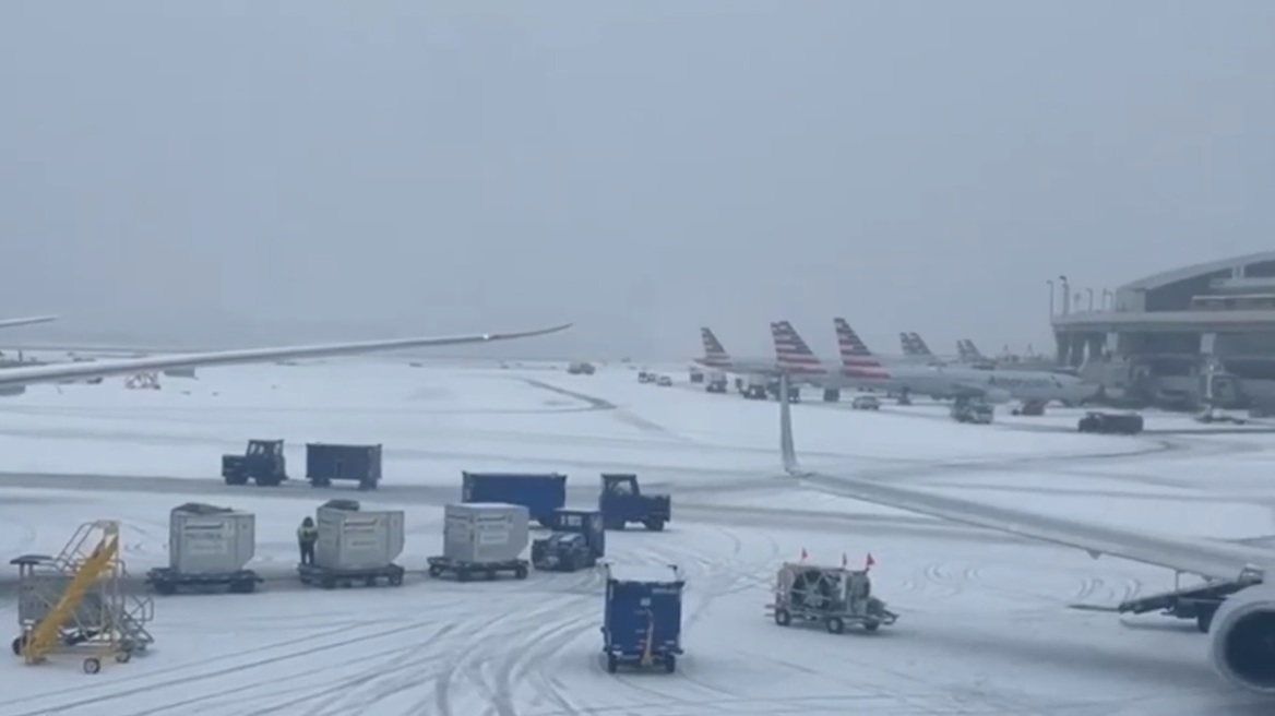 ΗΠΑ: Πάνω από 1.400 πτήσεις ακυρώθηκαν λόγω παγοθύελλας