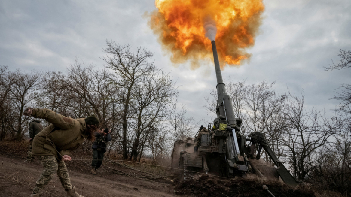 Πόλεμος στην Ουκρανία: Το Κίεβο ζητεί από πέρυσι πυρομαχικά διασποράς
