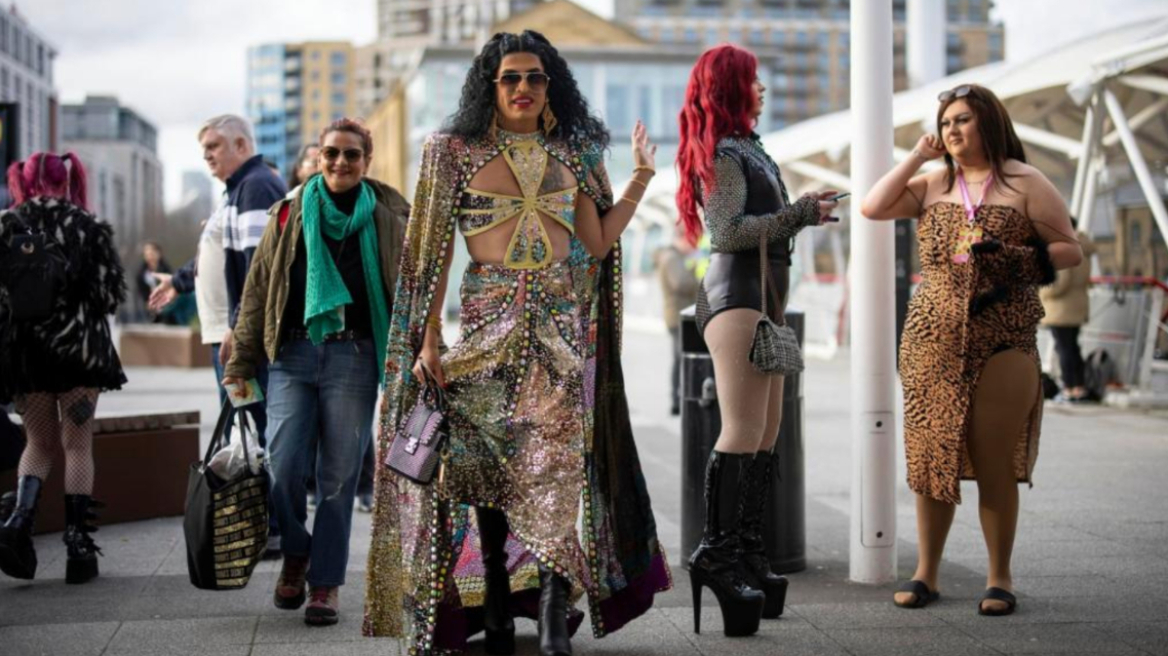 ΗΠΑ: Ο Λευκός Οίκος καταδικάζει την απαγόρευση δημόσιων παραστάσεων με drag queens στο Τενεσί