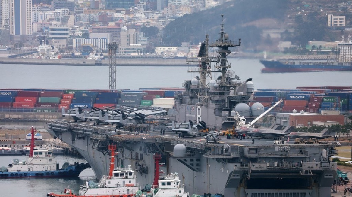 ΗΠΑ: Πολεμικό πλοίο σε γuμνάσια στη Νότια Κορέα, μια μέρα μετά την εκτόξευση πυραύλων από την Πιονγκγιάνγκ