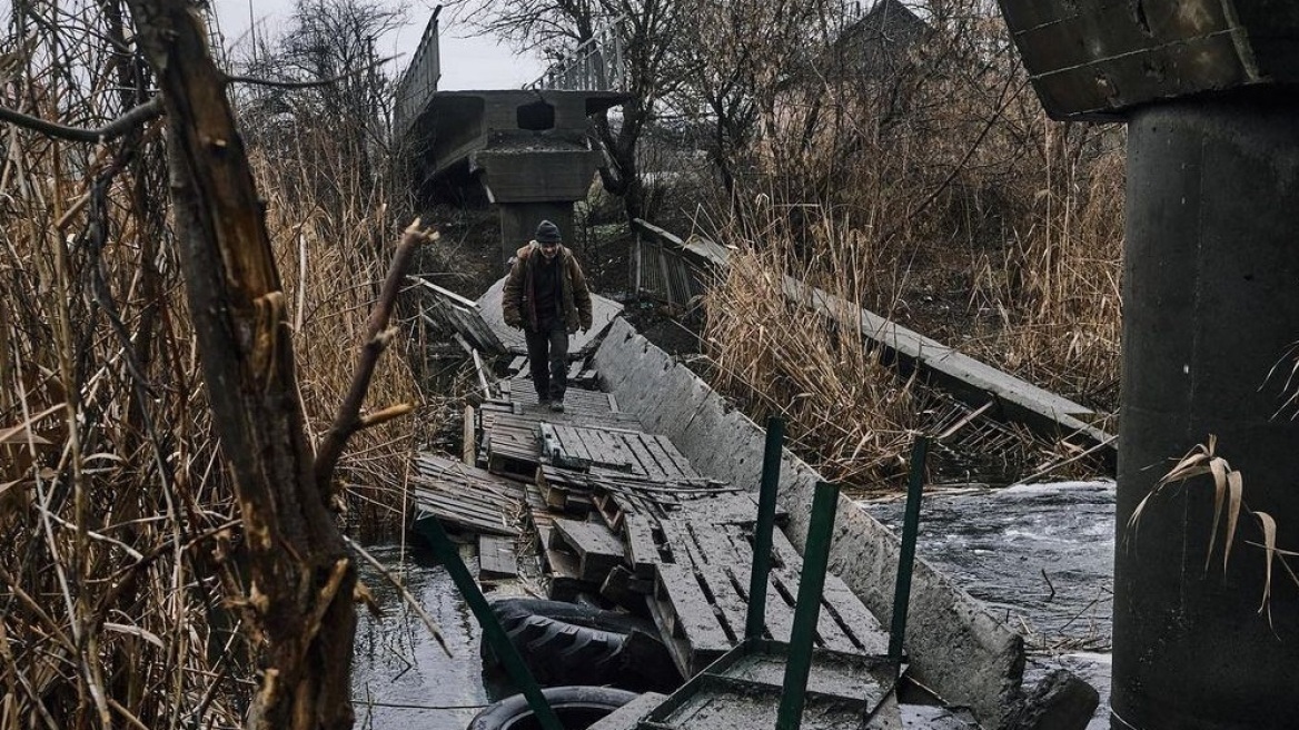 Πόλεμος στην Ουκρανία: «Ο ρωσικός στρατός προσπαθεί να περικυκλώσει την Μπαχμούτ, έκαναν 130 επιθέσεις»