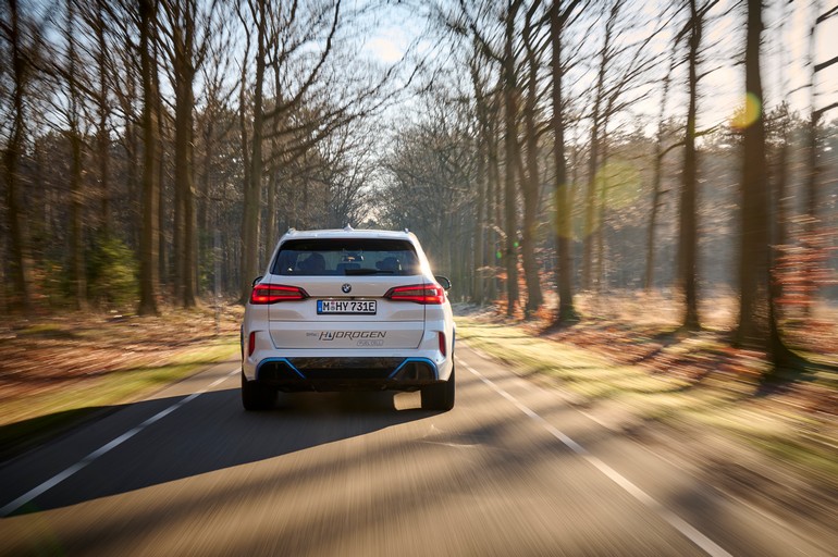 To BMW Group προετοιμάζει το έδαφος για εναλλακτικές μορφές κίνησης