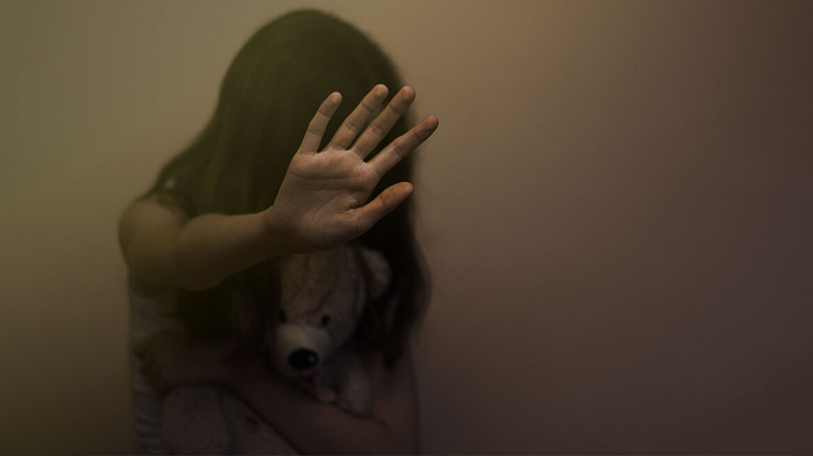 Λακωνία: Αλλοδαποί κακοποιούσαν σeξουαλικά 13χρονη – Γέννησε το παιδί του βιαστή της