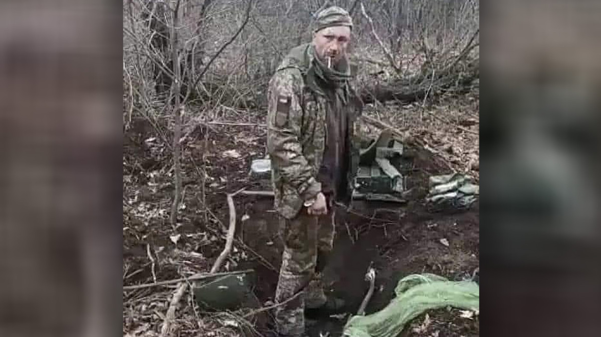 Πόλεμος στην Ουκρανία: Η αποκτήνωση Ρώσων στρατιωτών που δολοφονούν εν ψυχρώ Ουκρανό αιχμάλωτο