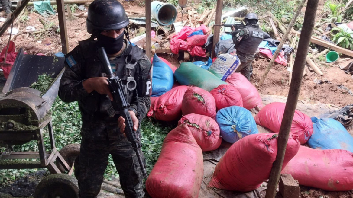 Ονδούρα: Επιχείρηση του στρατού σε χωράφια με κόκα και εργαστήριο στο οποίο παρασκευαζόταν κοκαΐνη