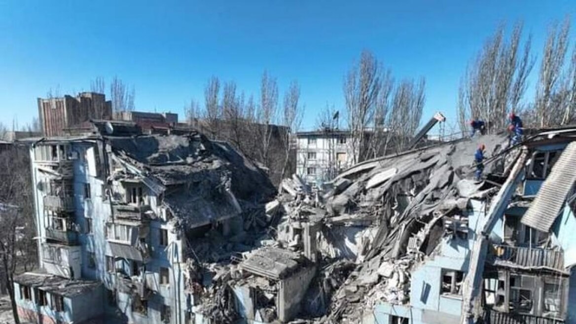 Πόλεμος στην Ουκρανία: Έντεκα νεκροί από την ρωσική πυραυλική επίθεση στη Ζαπορίζια