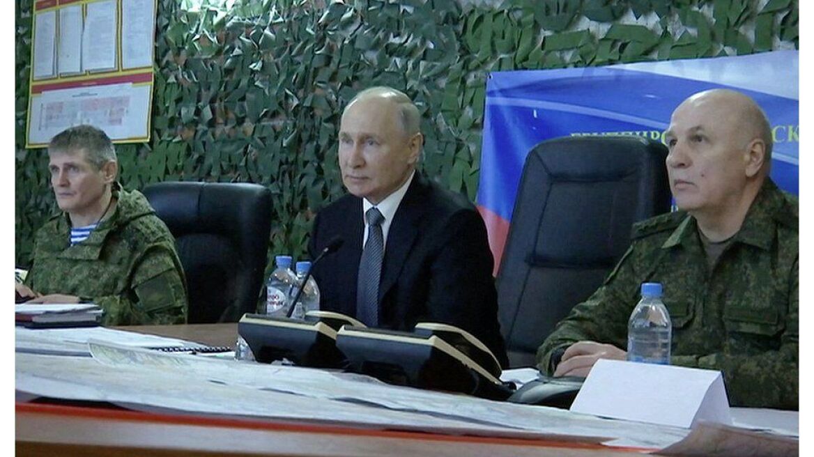Πόλεμος στην Ουκρανία – Κίεβο κατά Πούτιν για την επίσκεψη στα κατεχόμενα εδάφη: «Απολαμβάνει τα εγκλήματά του»
