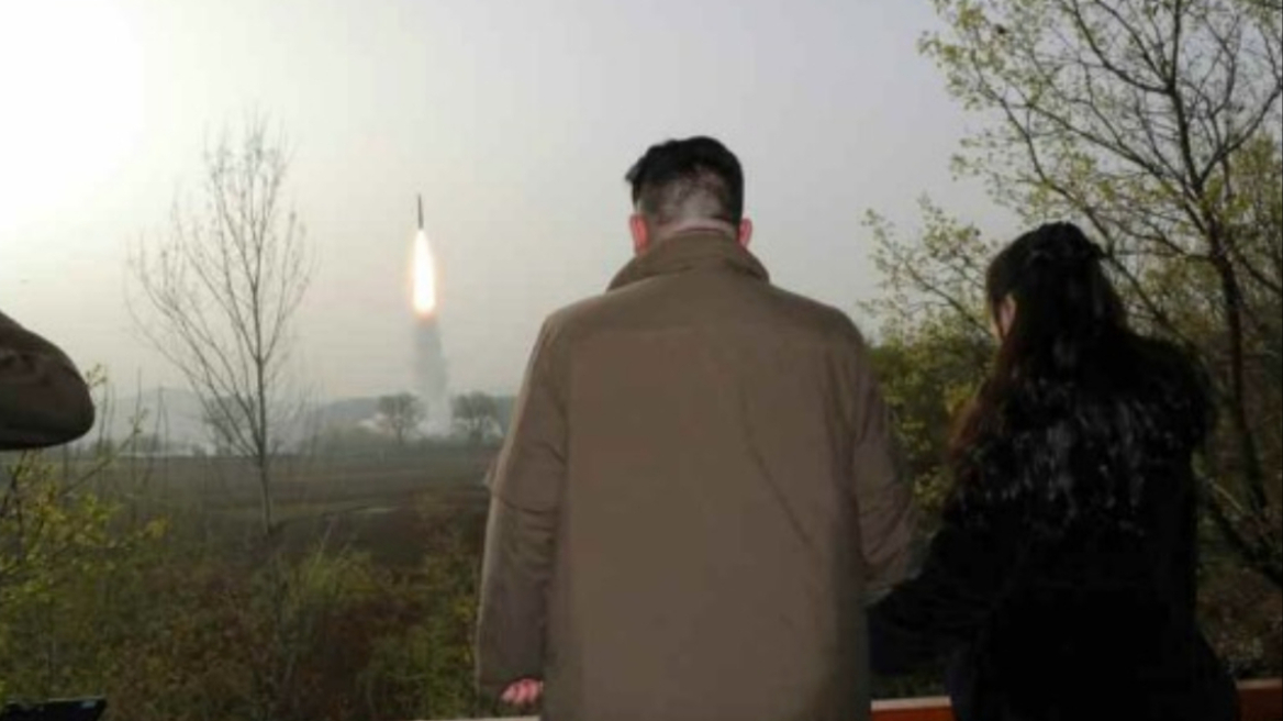 Βόρεια Κορέα: Επιβεβαιώνει πως εκτόξευσε διηπειρωτικό βαλλιστικό πύραυλο στερεού καυσίμου