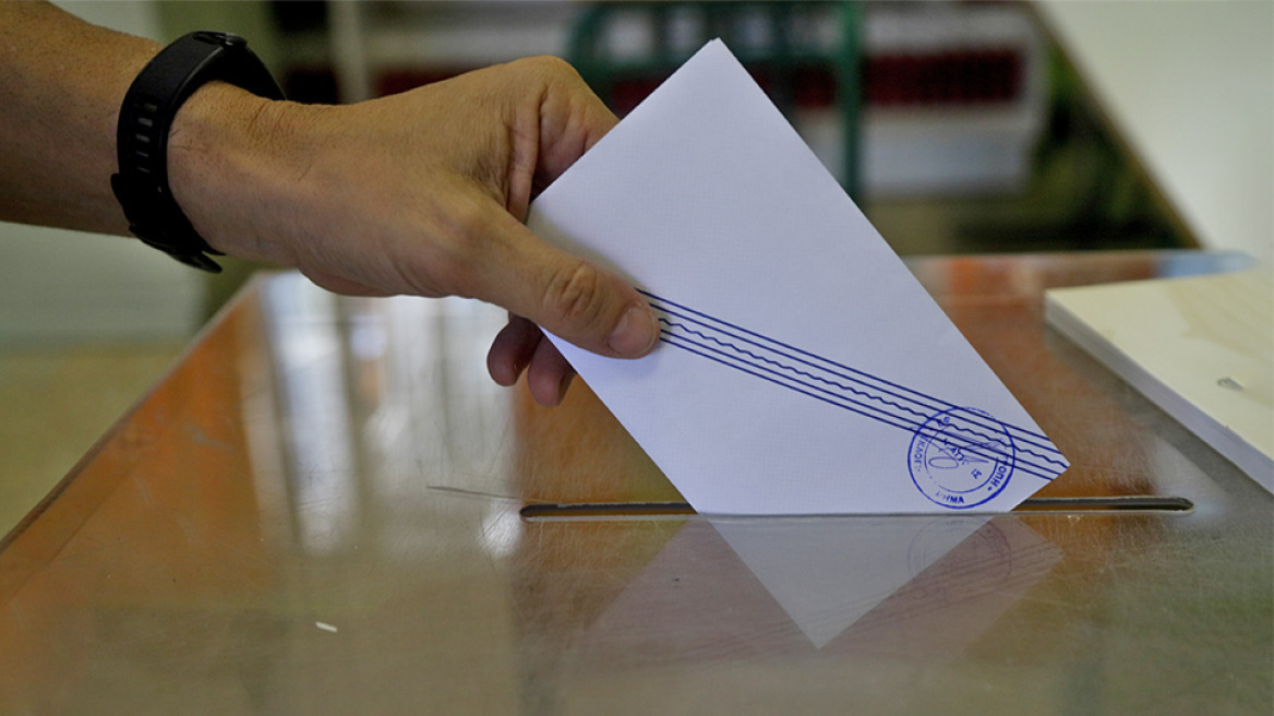 Εκλογές 2023: Για πρώτη φορά θα ψηφίσουν 430.000 νέοι – Οι «πρωτάρηδες» της κάλπης