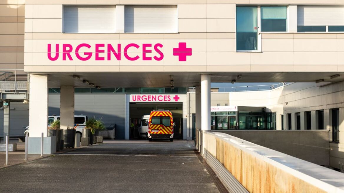 Γαλλία: Πέθανε η νοσοκόμα που δέχθηκε επίθεση με μαχαίρι – Ενός λεπτού σιγή σε όλα τα νοσοκομεία της χώρας