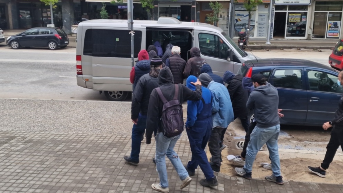 Θεσσαλονίκη: Στη φυλακή 9 από τους 10 κατηγορούμενους για το κύκλωμα με τα 105 κιλά κοκαΐνης