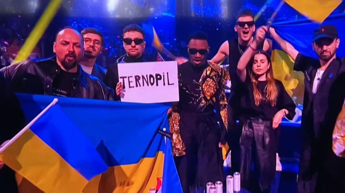 Eurovision 2023: Βομβαρδισμοί στη γενέτειρα των Tvorchi όταν η Ουκρανία ανέβηκε στη σκηνή