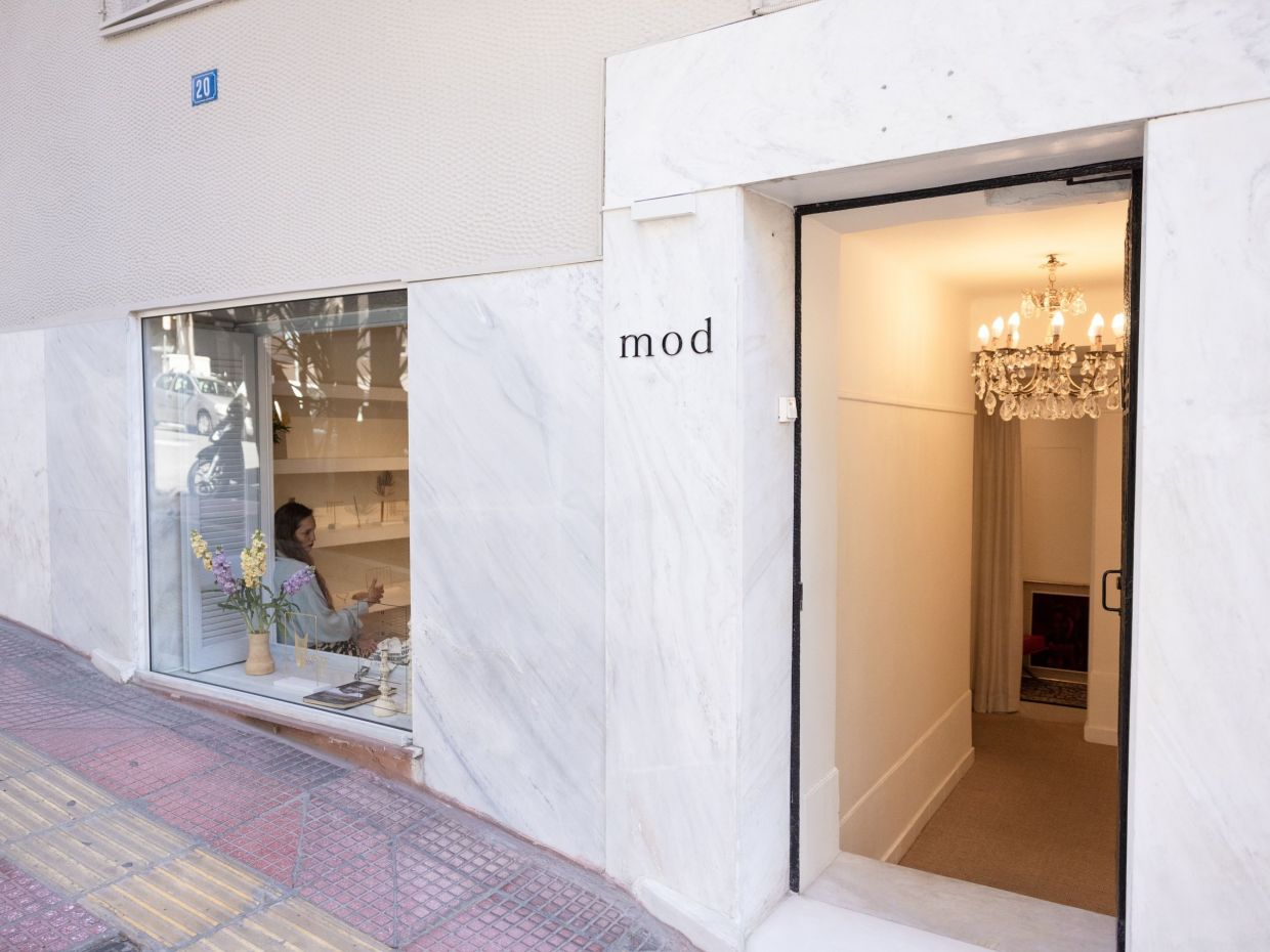 MOD Space: Ένα vintage store όπου μπορείς να δοκιμάσεις τις αυθεντικές συλλογές του Gianni Versace