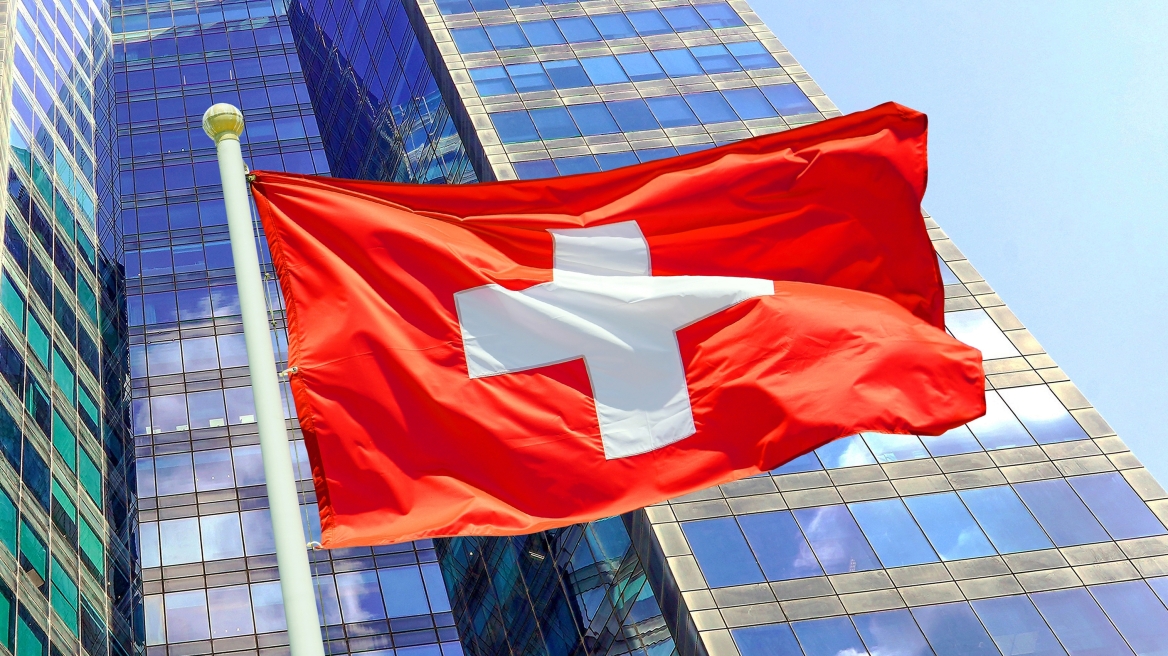 Ελβετία: Για δύο δημοψηφίσματα ψηφίζουν σήμερα οι Ελβετοί, για τον άνθρακα και φόρους