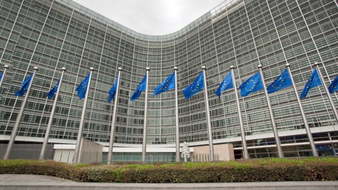 Qatargate: Νέο οργανισμό δεοντολογίας που θα ορίζει προδιαγραφές συμπεριφοράς προωθεί η ΕΕ