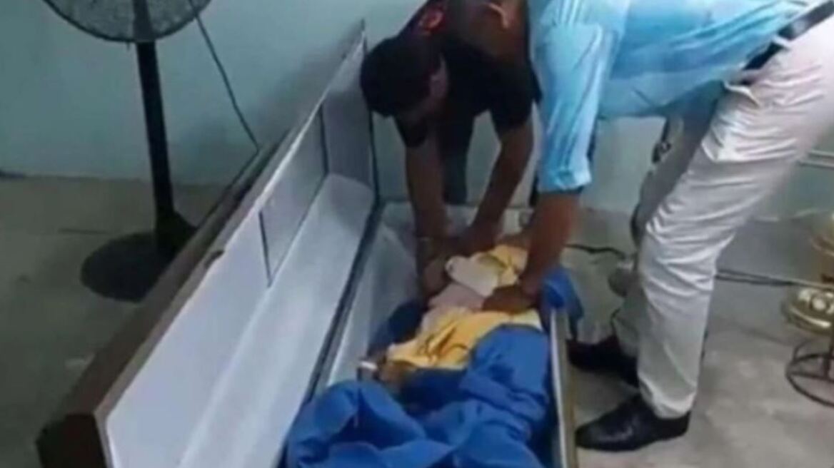 Ισημερινός: Πέθανε η γυναίκα που είχε «ξυπνήσει» μέσα στο φέρετρο την ώρα της κηδείας της