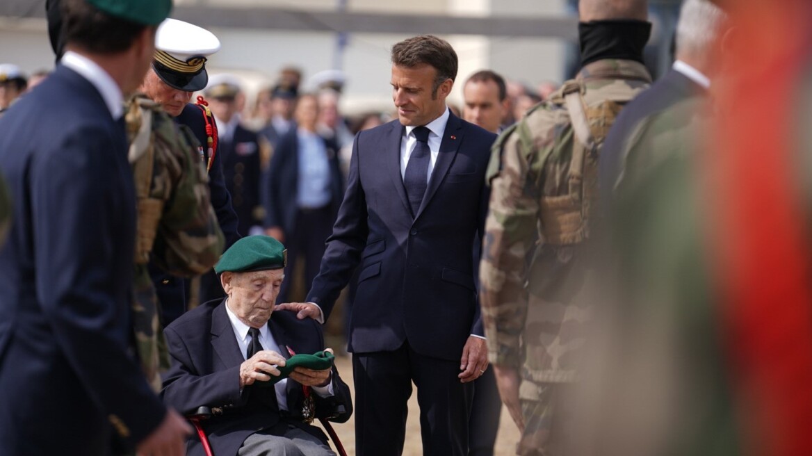 Γαλλία: Ο Μακρόν τίμησε την απόβαση στη Νορμανδία – Παρών ο τελευταίος επιζών Γάλλος καταδρομέας της επιχείρησης