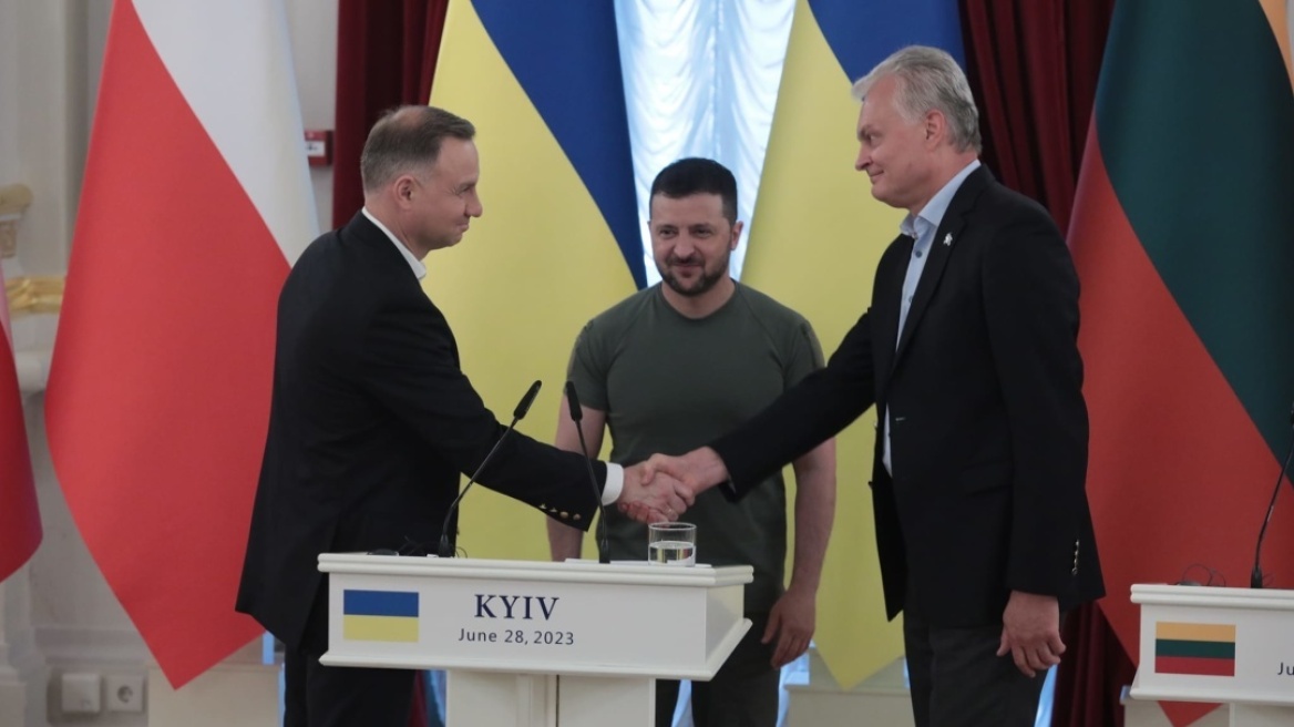 Πόλεμος στην Ουκρανία – Ντούντα: Θα κάνουμε τα πάντα να γίνει δυνατή η ένταξη της Ουκρανίας στο ΝΑΤΟ