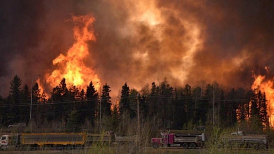 Καναδάς: Χιλιάδες εγκαταλείπουν τα σπίτια τους λόγω πυρκαγιών «άνευ προηγουμένου» – Δείτε βίντεο