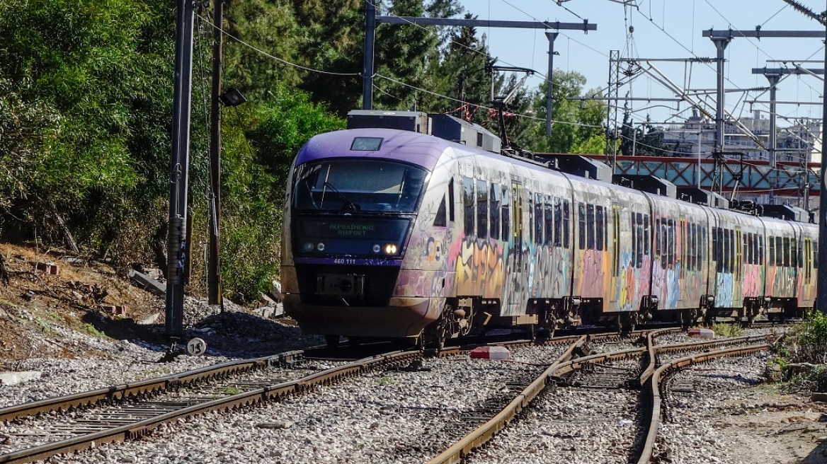 Λάρισα: Λανθασμένος συναγερμός για δύο τρένα που έκαναν απλά… ελιγμούς πρόσδεσης
