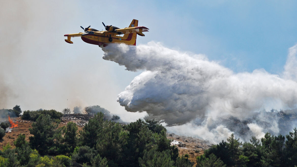 Φωτιές: Άλλα δύο Canadair από τη Γαλλία μέσω του rescEU για την Ελλάδα