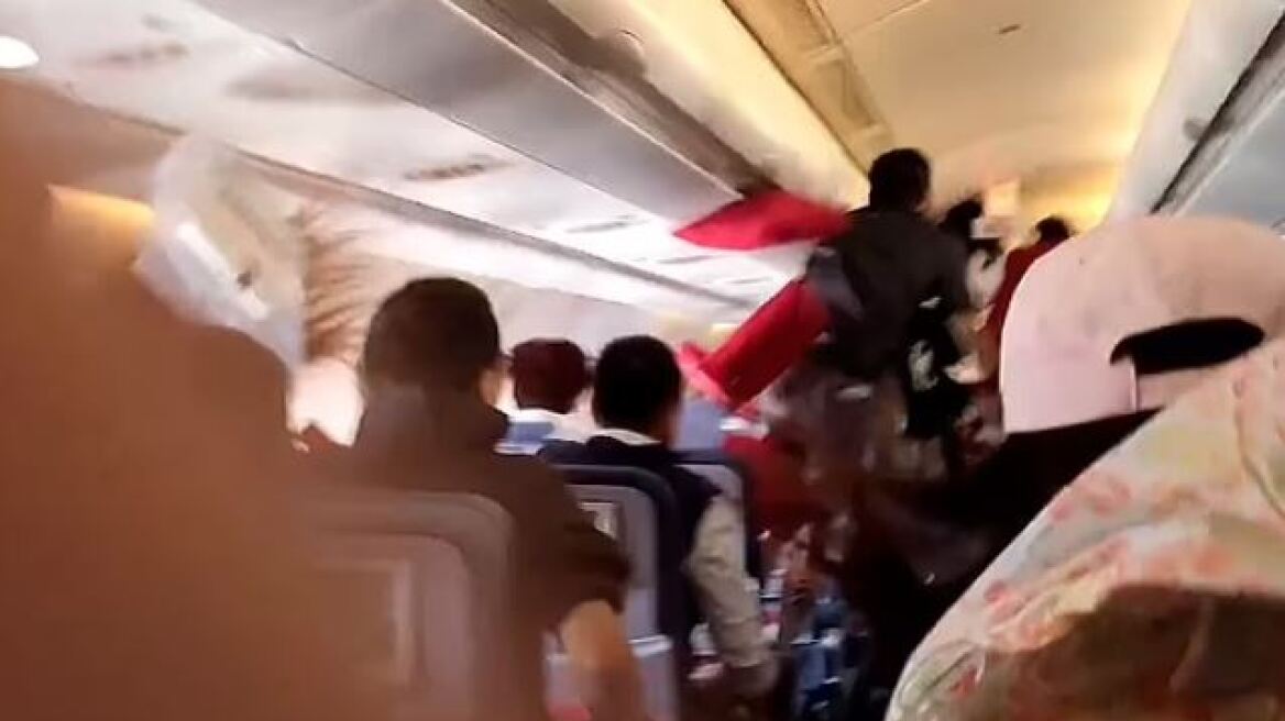 Κίνα: Στιγμές τρόμου σε πτήση – Οι αναταράξεις «εκτόξευσαν» επιβάτες και πλήρωμα από τις θέσεις τους