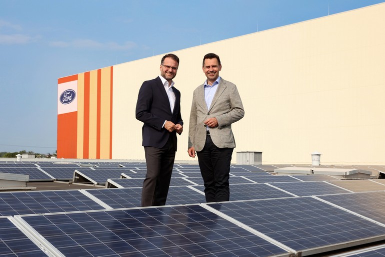 Η Ford και η RheinEnergie εργάζονται για ένα καλύτερο μέλλον με συστοιχία ηλιακών πάνελ πάνω στο σχέδιο «Road to Better»