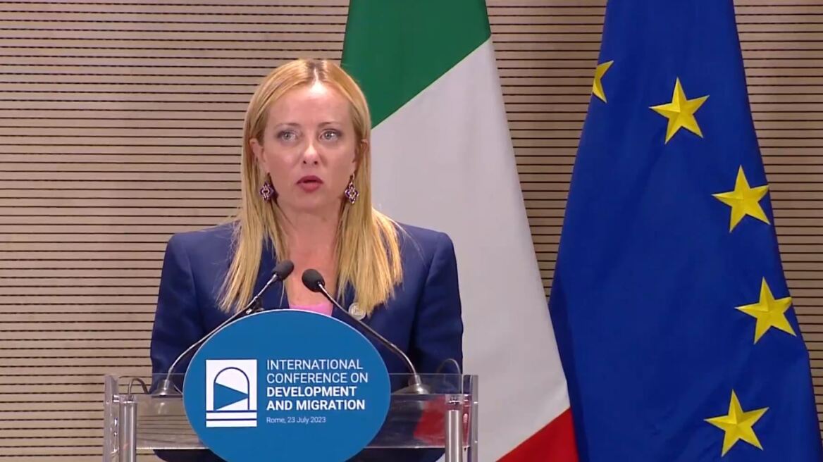 Ιταλία: «Mε τη διάσκεψη της Ρώμης, ξεκινά μια διαρκής συνεργασία για το μεταναστευτικό» λέει η Μελόνι