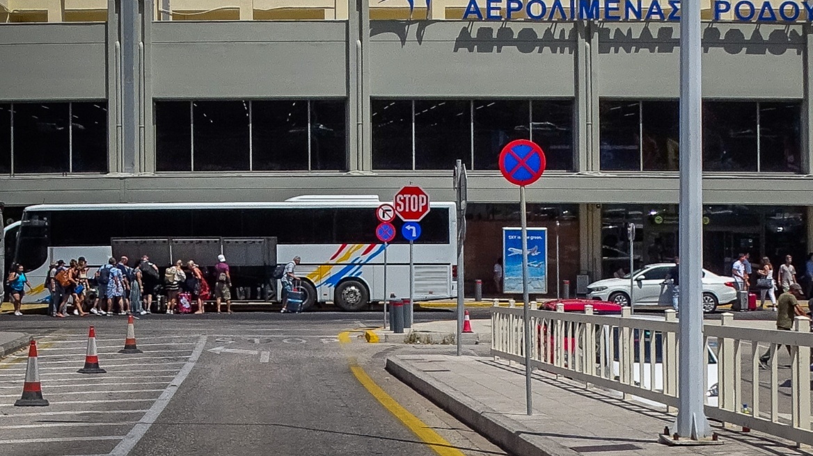 Στην Αθήνα οι πρώτες πτήσεις με τουρίστες από τη Ρόδο