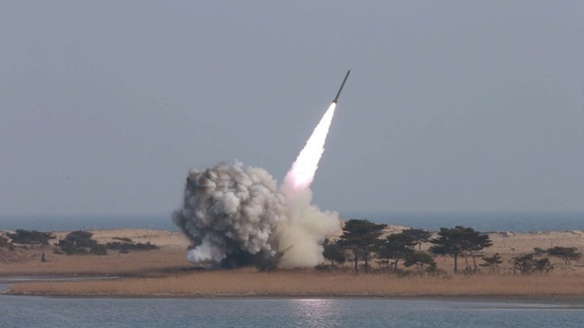 Βόρεια Κορέα: Εκτόξευσε δυο βαλλιστικούς πυραύλους βραχείας εμβέλειας