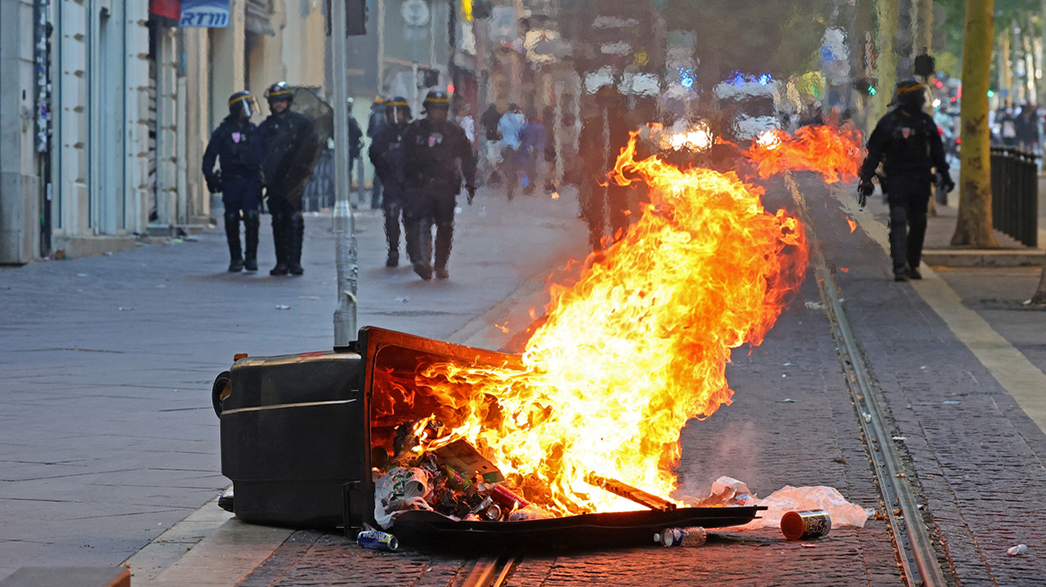 Ταραχές στη Γαλλία: Πάνω από 700 συλλήψεις την 5η νύχτα των ταραχών – Διαδηλωτές πήγαν να κάψουν το σπίτι δημάρχου
