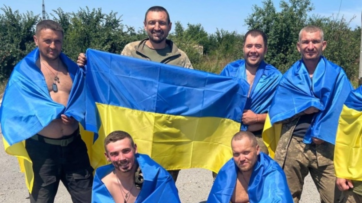 Πόλεμος στην Ουκρανία: Επέστρεψαν 22 στρατιώτες στην Ουκρανία, σε ανταλλαγή αιχμαλώτων με τη Ρωσία