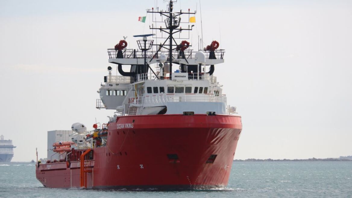 Μεταναστευτικό: Το Ocean Viking έσωσε 438 ανθρώπους σε δύο μέρες στη Μεσόγειο