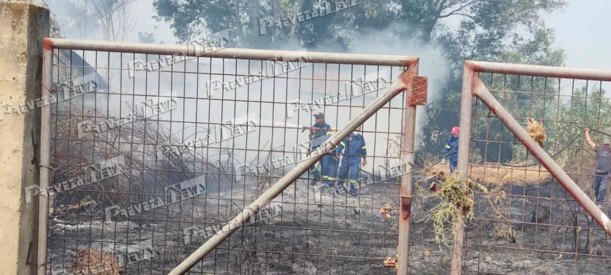 Φωτιά σε χωριό της Πρέβεζας – Κάηκε ένα εγκαταλελειμμένο σπίτι