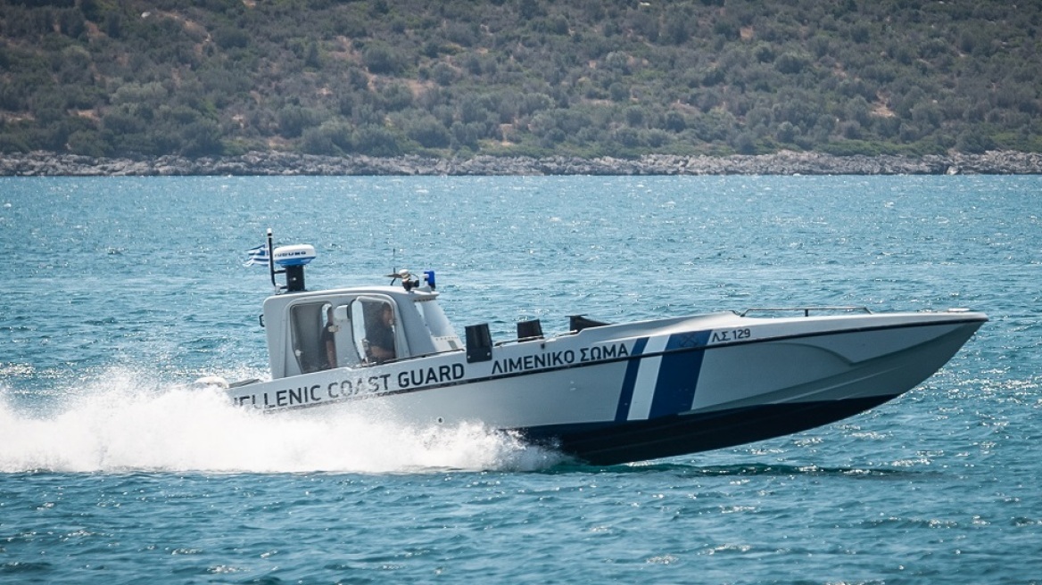 Κέρκυρα: Διακομιδή 29χρονης με σκάφος του Λιμενικού από την Κέρκυρα στην Ηγουμενίτσα