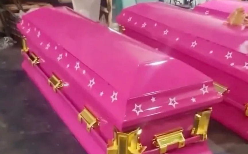 Στο Μεξικό πουλάνε ροζ φέρετρα «για ν’ αναπαυθείς σαν την Barbie»