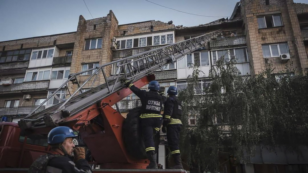 Πόλεμος στην Ουκρανία: Τουλάχιστον επτά νεκροί από ρωσικό πλήγμα σε πολυκατοικία στο Ποκρόφσκ