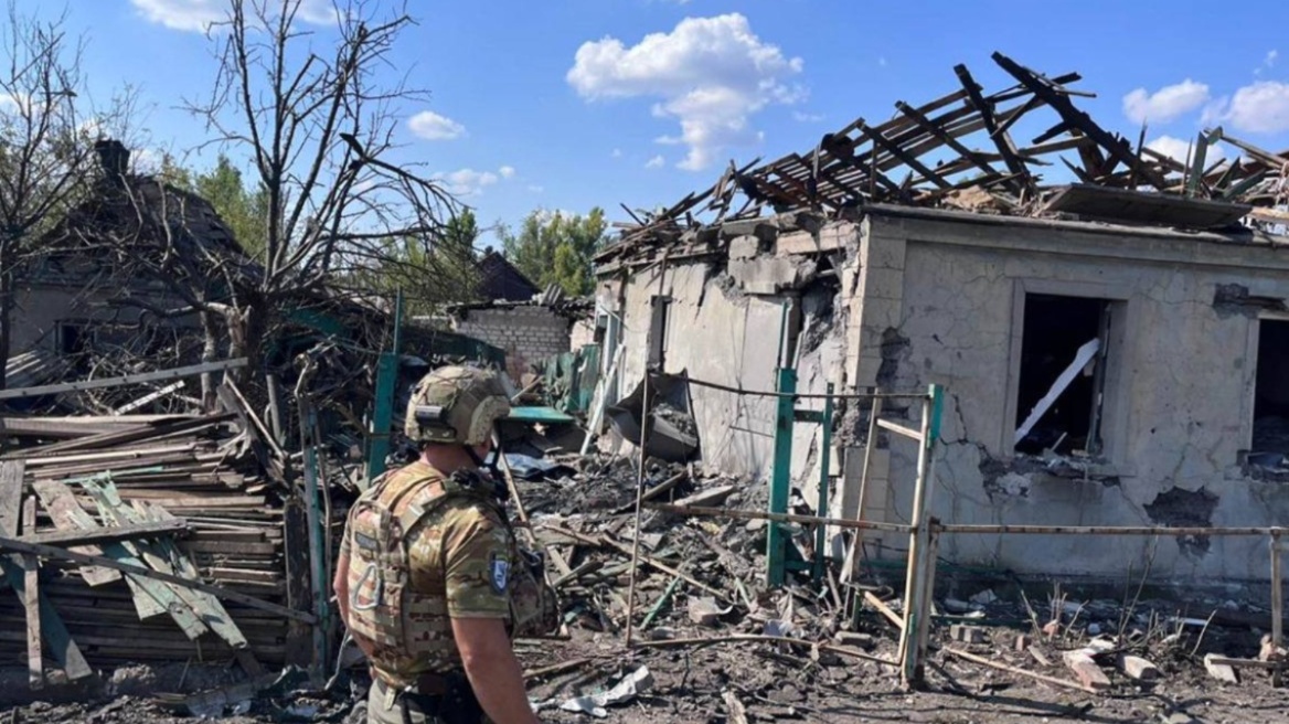 Ουκρανία: Δύο νεκροί και οκτώ τραυματίες από ρωσικά πλήγματα στη Χερσώνα